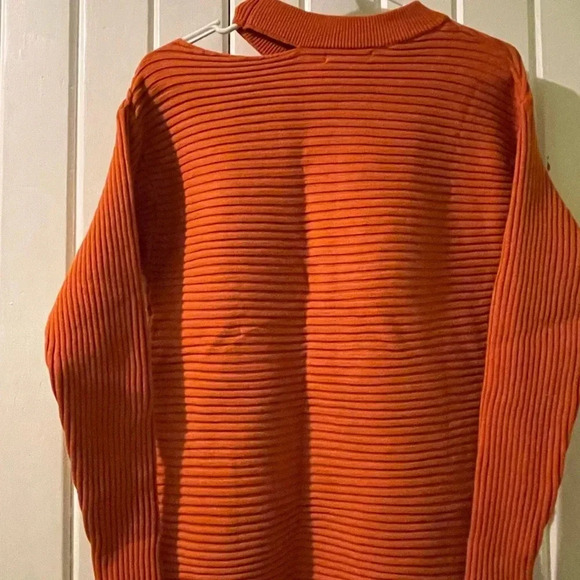 Kirundo cold shoulder sweater-small NWOT - Picture 4 of 6